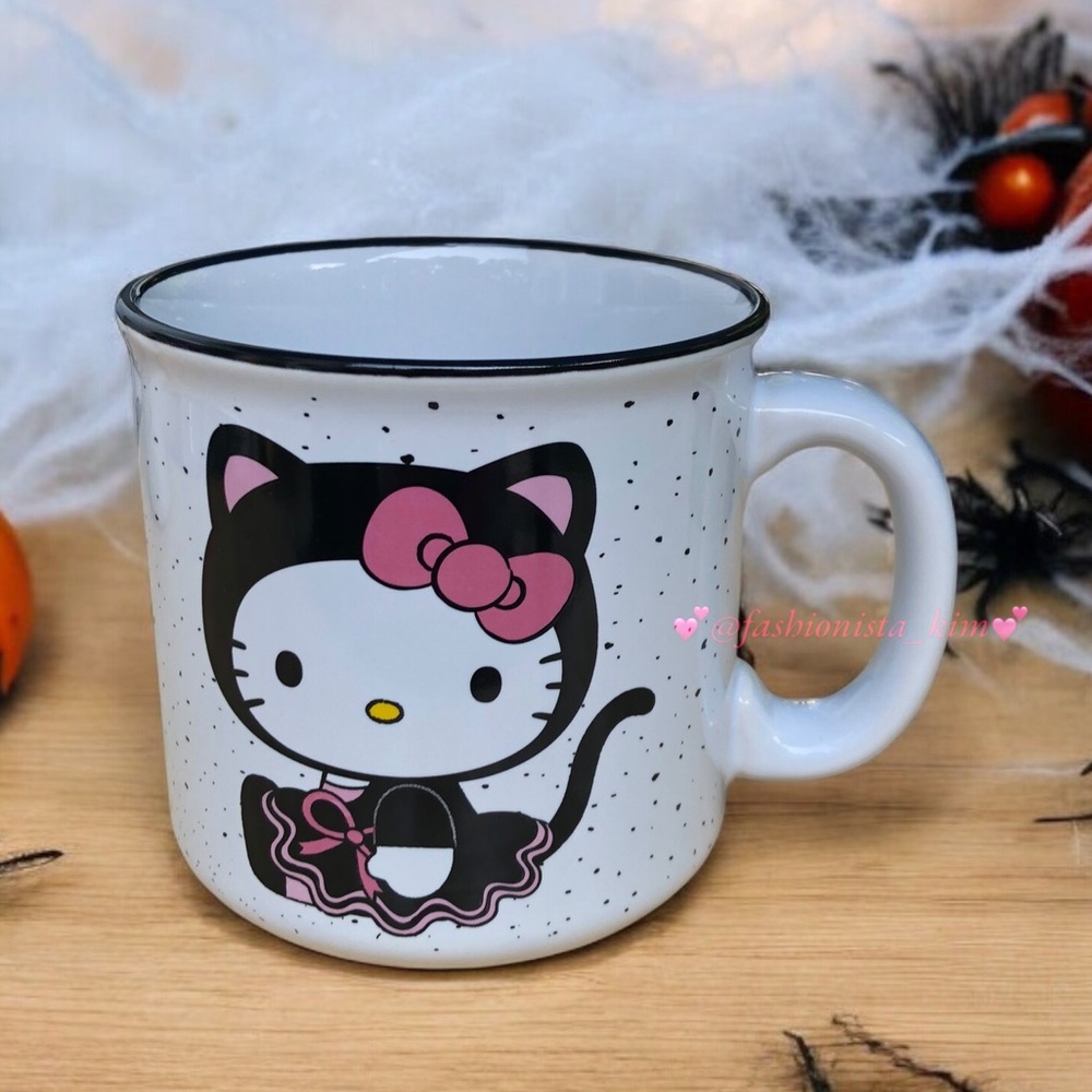 Hello Kitty Happy Halloween mug New